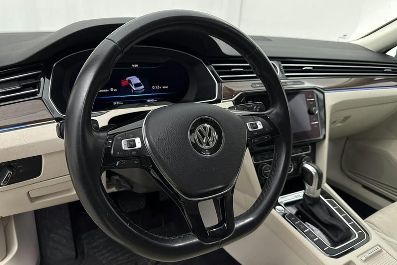 Volkswagen Passat bild 16