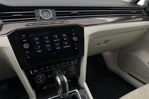 Volkswagen Passat bild 14