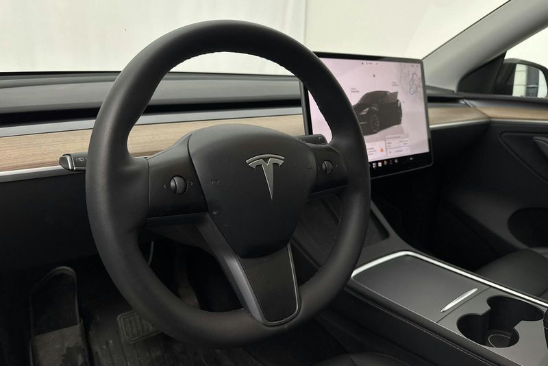 Tesla Model Y bild 20