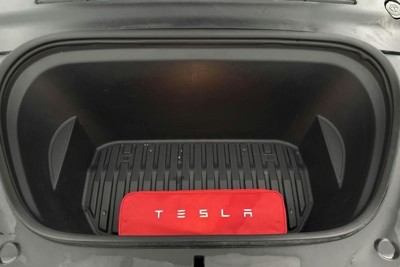 Tesla Model Y bild 10