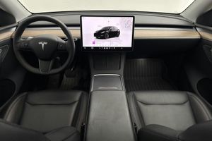 Tesla Model Y bild 6