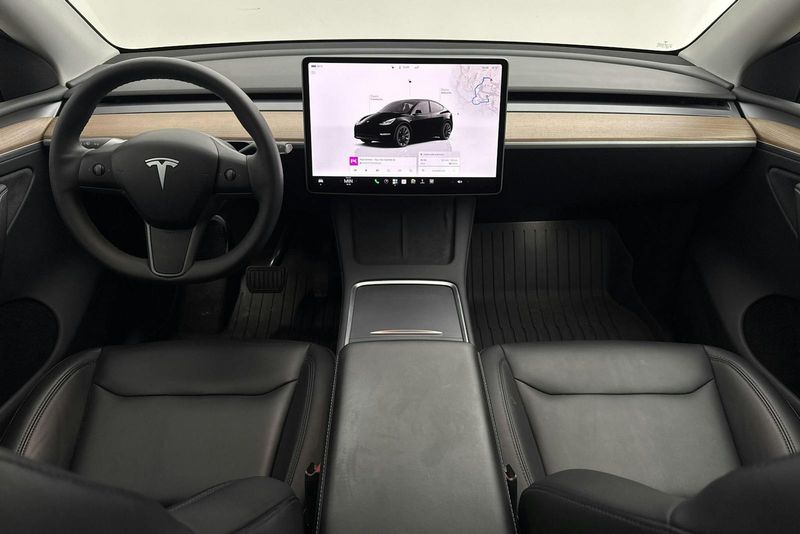 Tesla Model Y bild 6