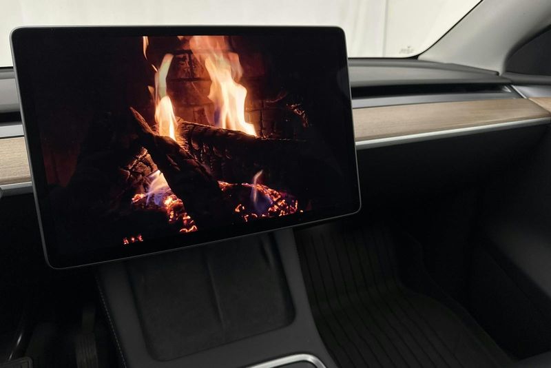 Tesla Model Y bild 16
