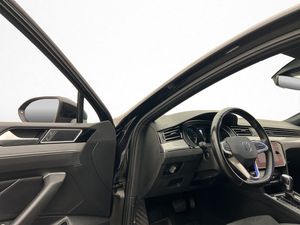 Volkswagen Passat bild 10
