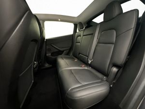 Tesla Model Y bild 28