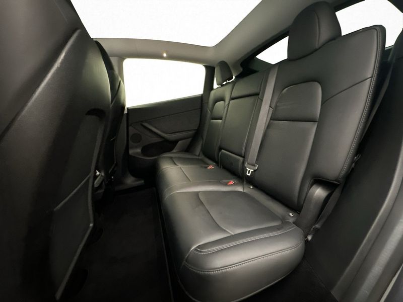Tesla Model Y bild 28