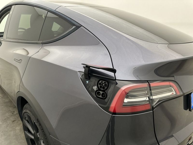 Tesla Model Y bild 31