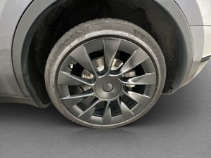 Tesla Model Y bild 33