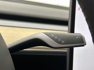 Tesla Model Y bild 17