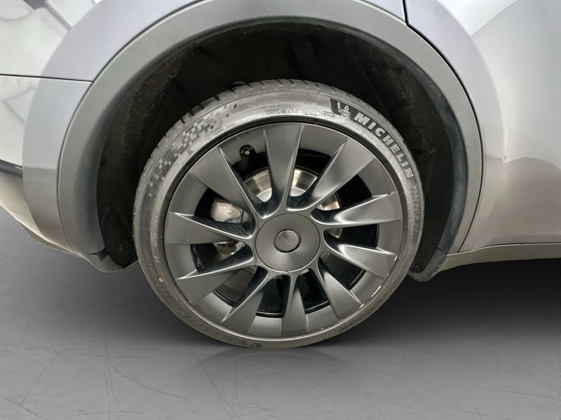 Tesla Model Y bild 34