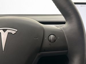 Tesla Model Y bild 16