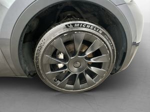 Tesla Model Y bild 35