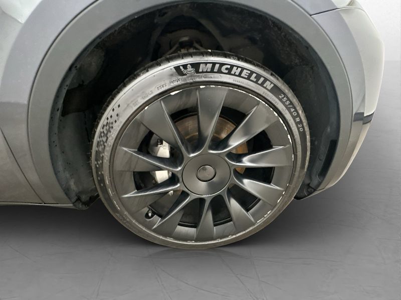 Tesla Model Y bild 35