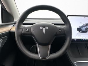 Tesla Model Y bild 14