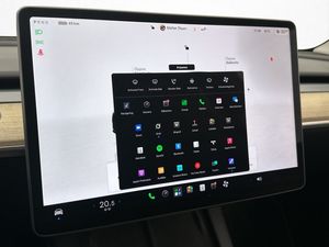 Tesla Model Y bild 22