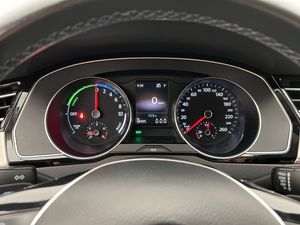 Volkswagen Passat bild 13