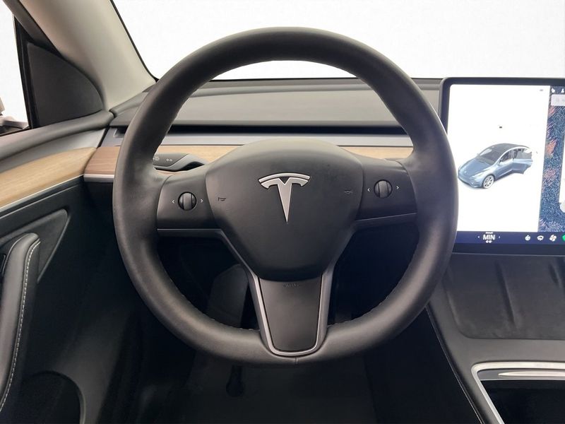 Tesla Model Y bild 14