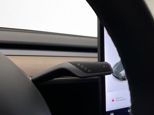 Tesla Model Y bild 27
