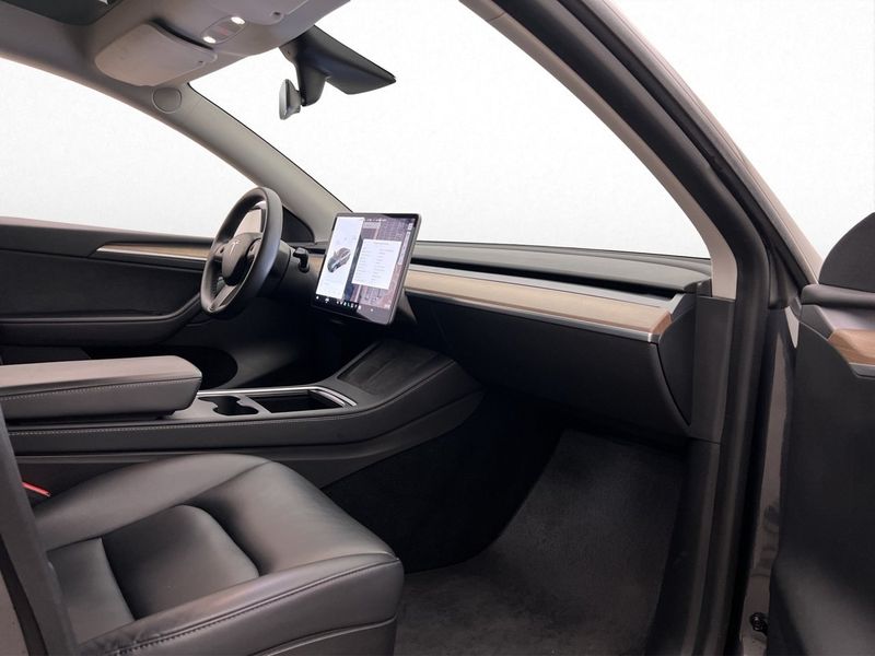 Tesla Model Y bild 18