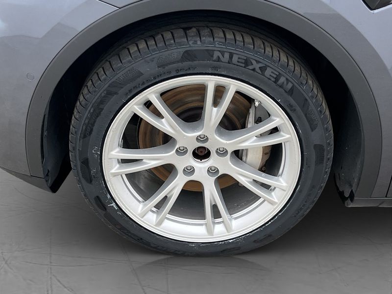 Tesla Model Y bild 21