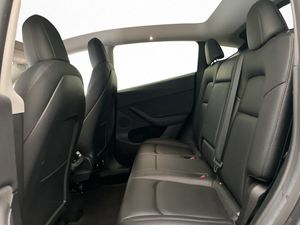 Tesla Model Y bild 19