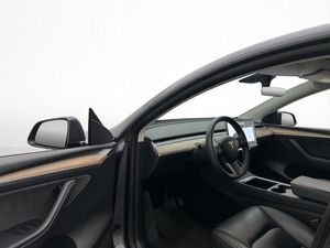 Tesla Model Y bild 10