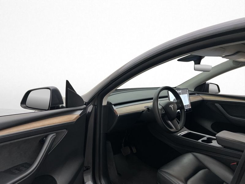 Tesla Model Y bild 10