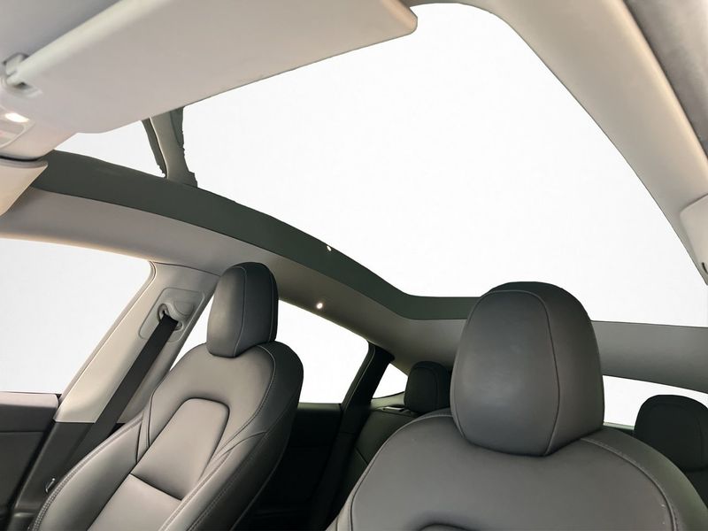 Tesla Model Y bild 11