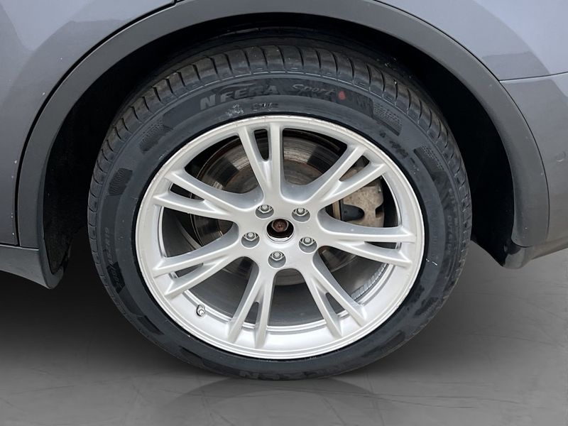 Tesla Model Y bild 22