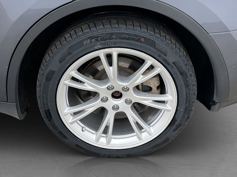 Tesla Model Y bild 22