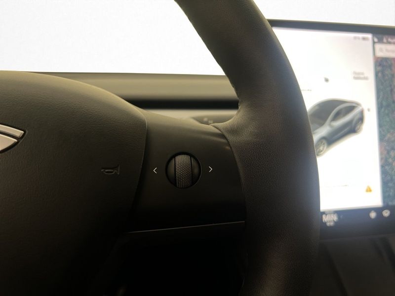 Tesla Model Y bild 26