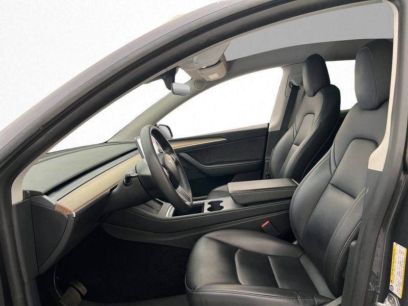 Tesla Model Y bild 12