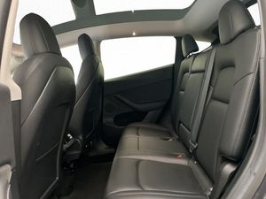 Tesla Model Y bild 19