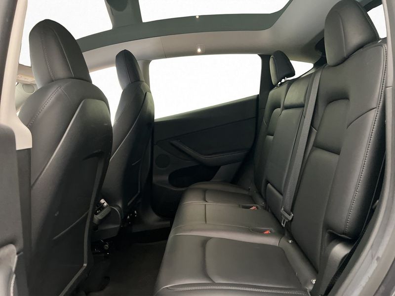 Tesla Model Y bild 19