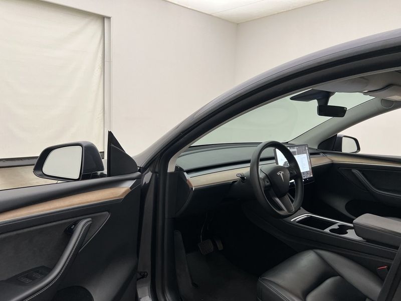 Tesla Model Y bild 10