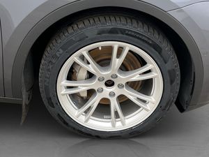 Tesla Model Y bild 24