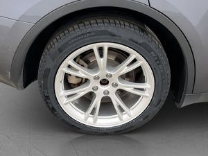 Tesla Model Y bild 23