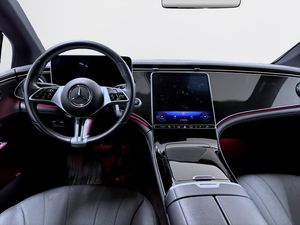 Mercedes EQE300 bild 10