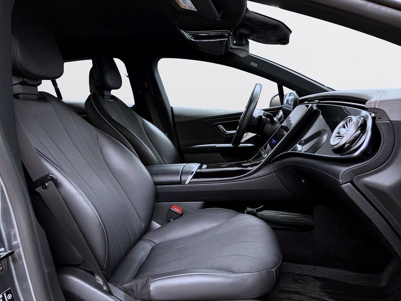 Mercedes EQE300 bild 12