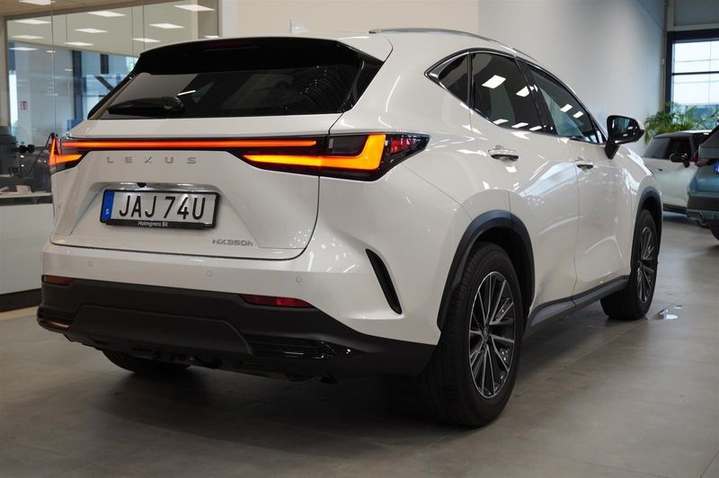 Lexus NX bild 17