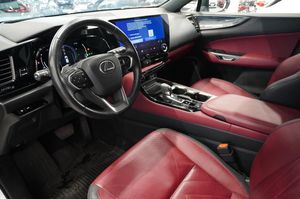 Lexus NX bild 2