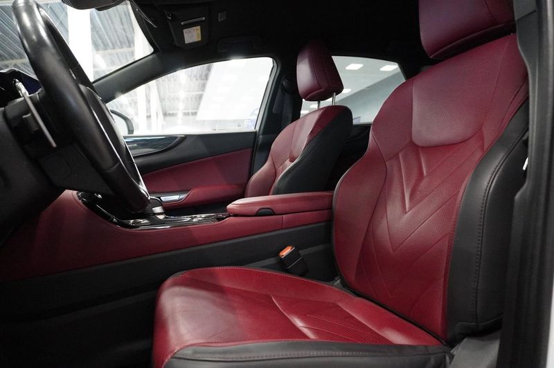 Lexus NX bild 3