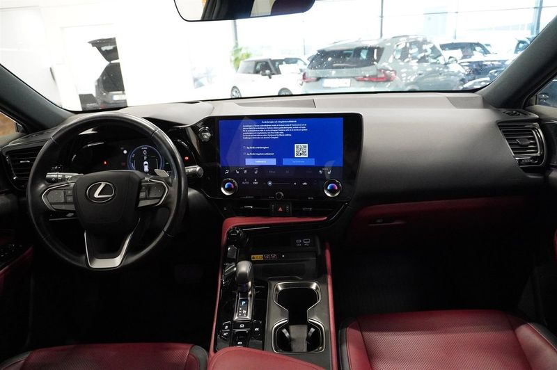 Lexus NX bild 5