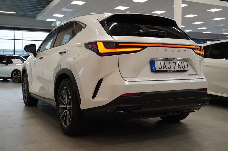 Lexus NX bild 15