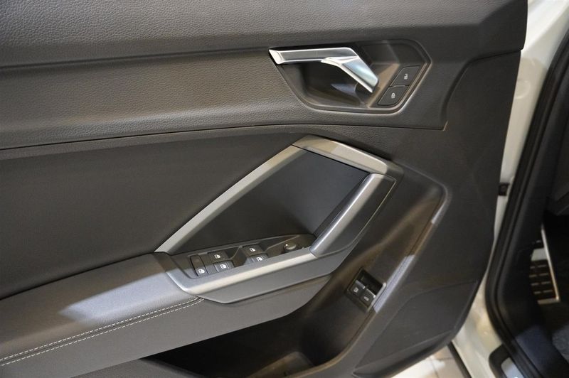 Audi Q3 bild 11
