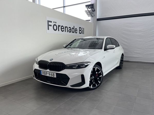 BMW 330 e xDrive Sedan M Sport Pro H/K Drag Rattvärme ParkAssist - 2025
