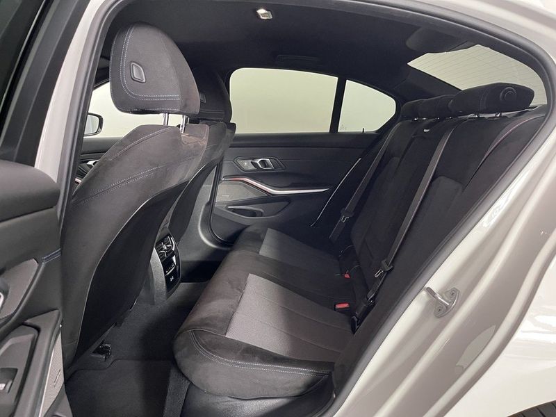 BMW 330 bild 12