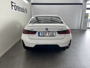 BMW 330 bild 13