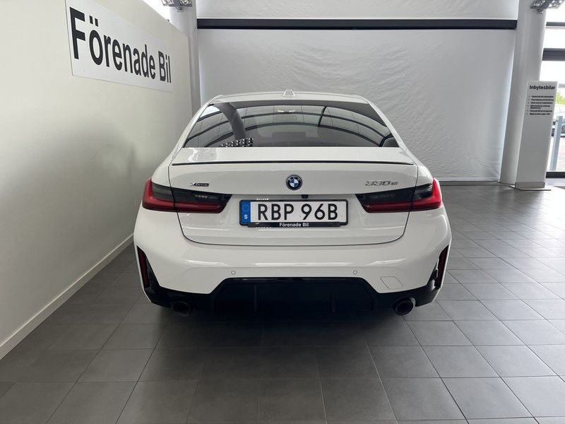 BMW 330 bild 13