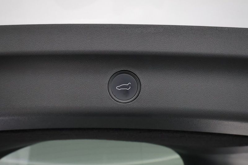 Tesla Model Y bild 26